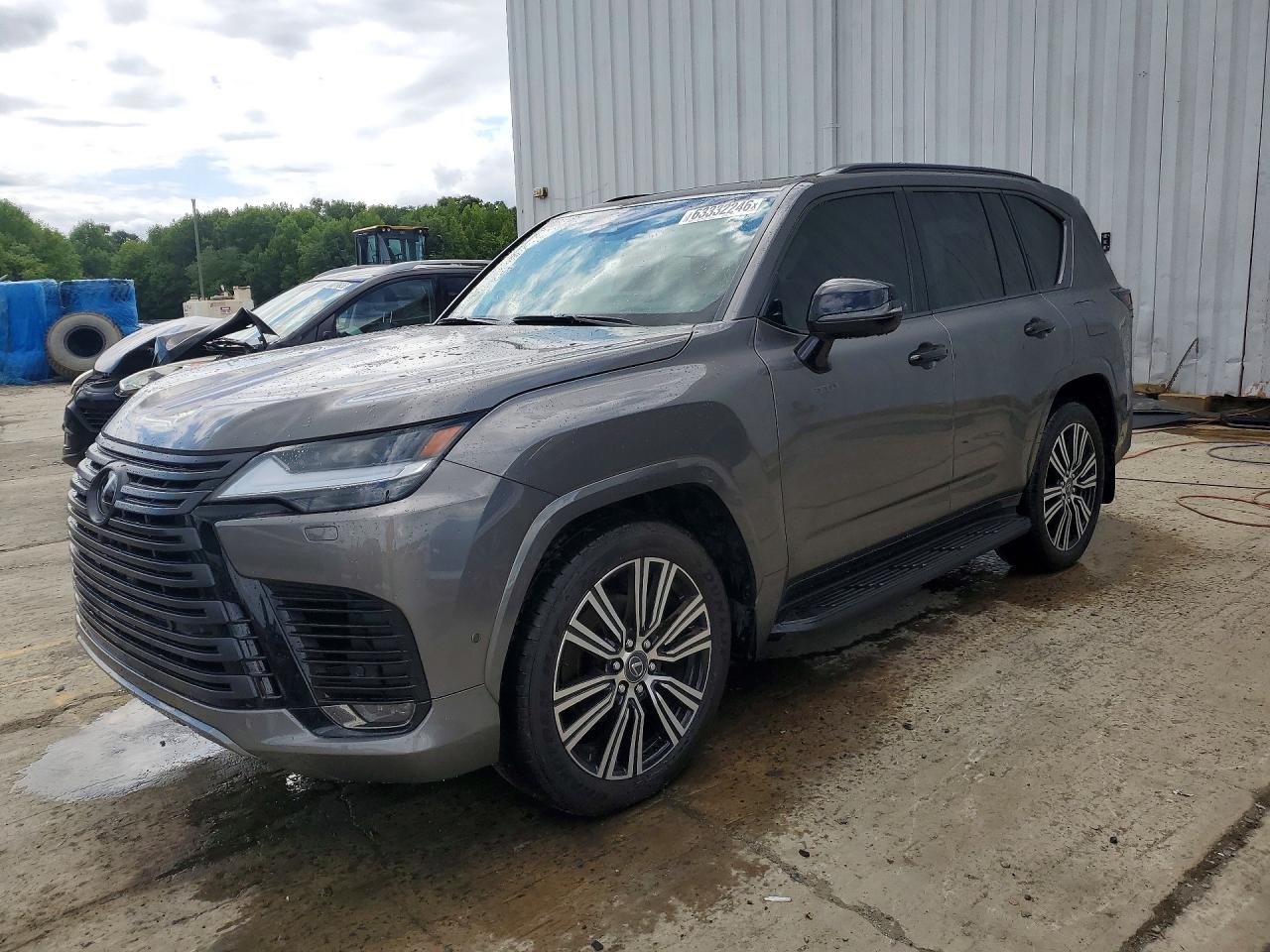 Lexus LX