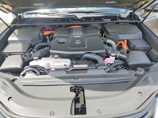 2026 LEXUS LX 700H 700h Luxury