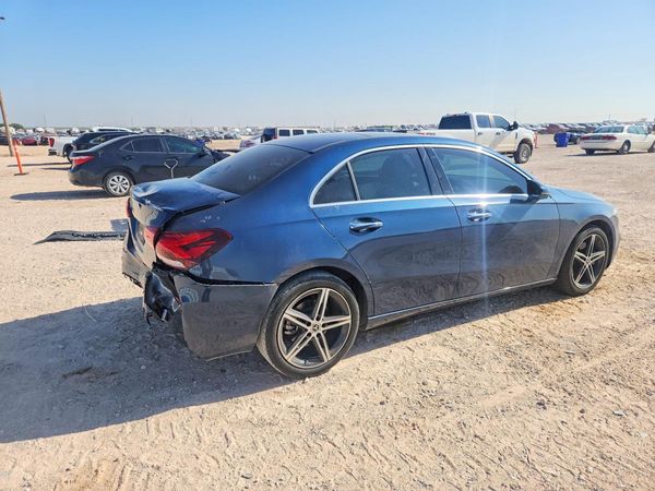 2022 MERCEDES-BENZ A
