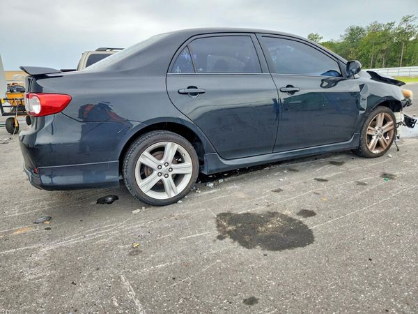 2013 TOYOTA COROLLA