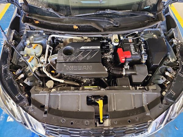 2023 NISSAN ROGUE S — Engine bay