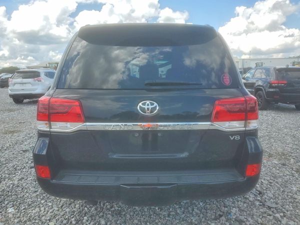 2016 TOYOTA LAND CRUISER