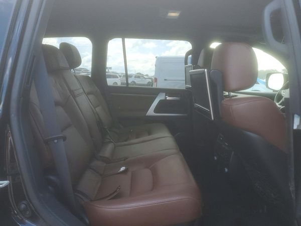 2016 TOYOTA LAND CRUISER