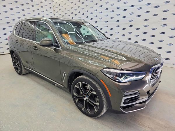 2023 BMW X5 sDrive40i — Passenger 3/4