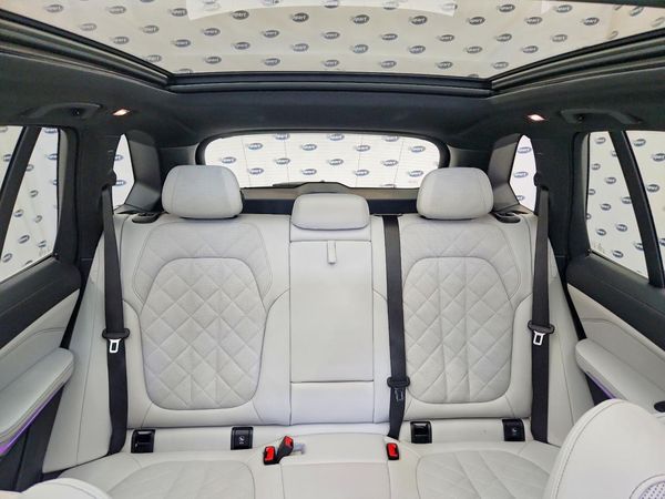 2023 BMW X5 sDrive40i — SUVN