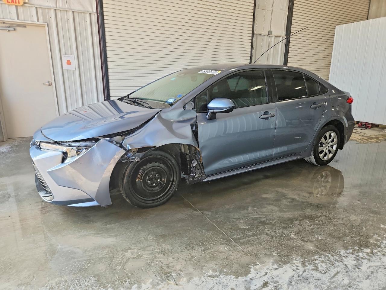 2025 TOYOTA COROLLA LE — Front 3/4