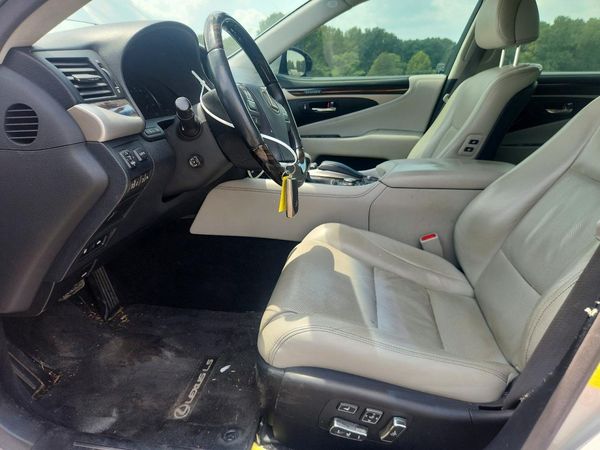 2015 LEXUS LS 460