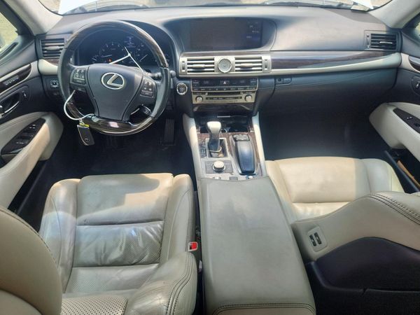 2015 LEXUS LS 460