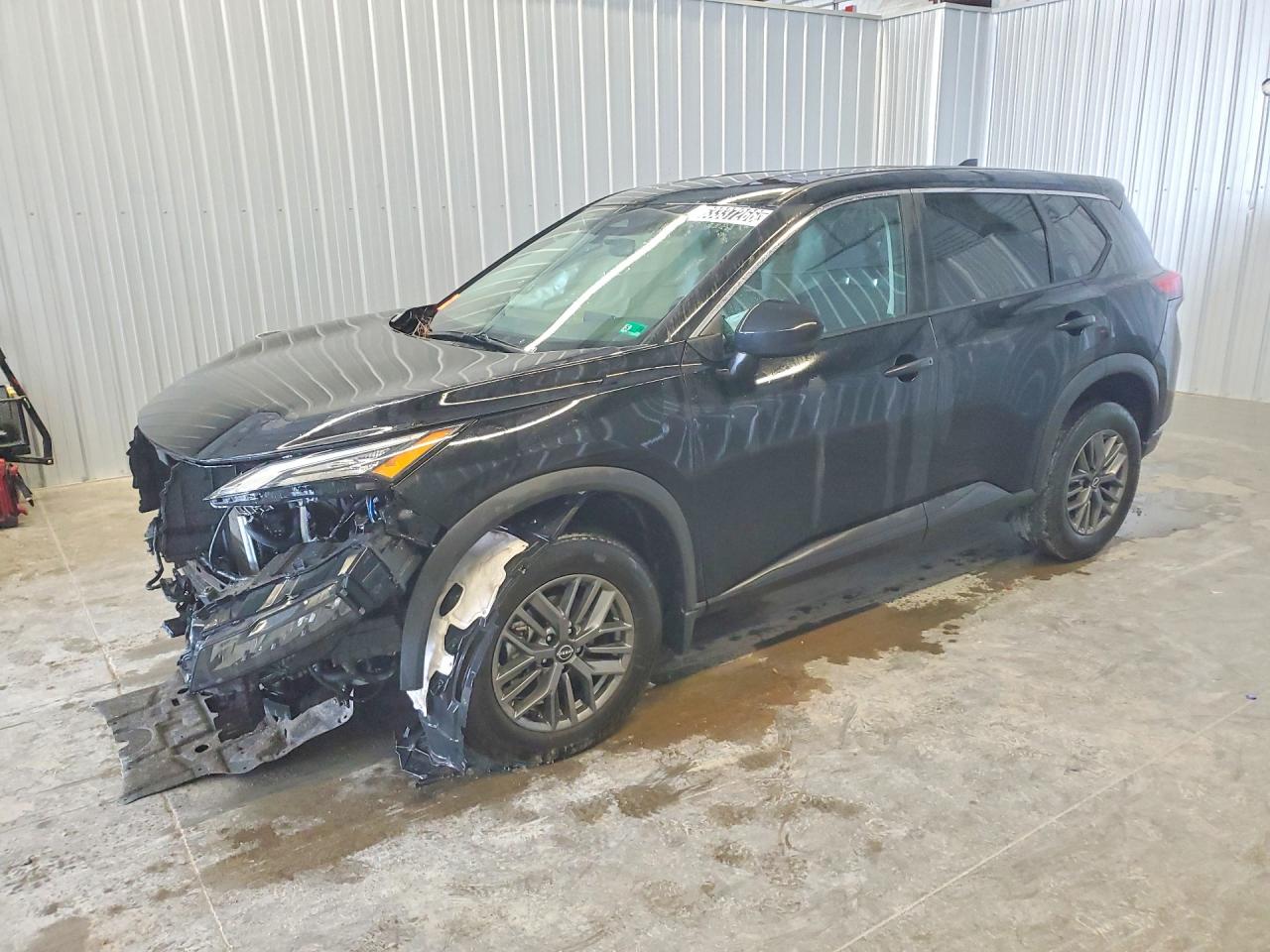 2025 NISSAN ROGUE S — Front 3/4