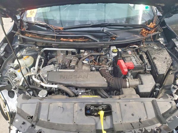 2025 NISSAN ROGUE S — Engine bay