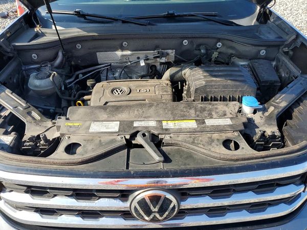 2021 VOLKSWAGEN ATLAS CROSS SPORT 4Motion SE — Engine bay