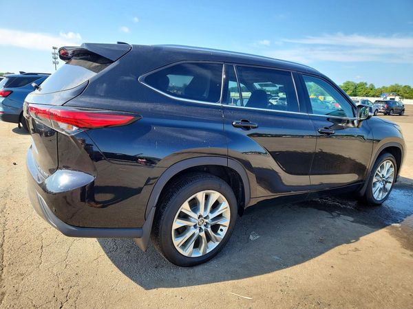 2022 TOYOTA HIGHLANDER Limited