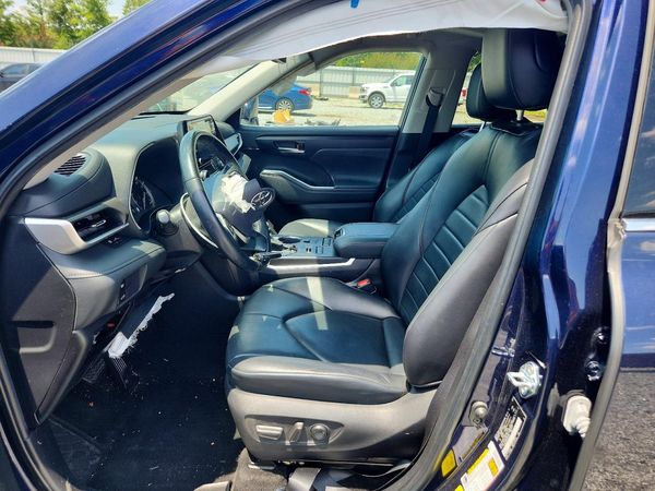 2022 TOYOTA HIGHLANDER XLE