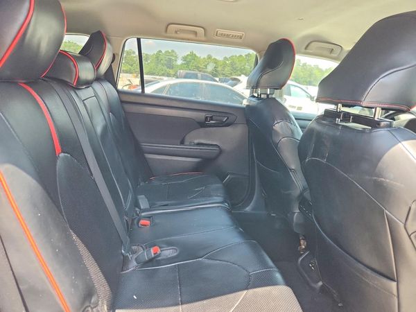 2021 TOYOTA HIGHLANDER