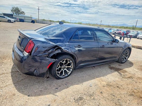 2018 CHRYSLER 300