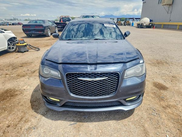 2018 CHRYSLER 300