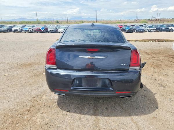 2018 CHRYSLER 300