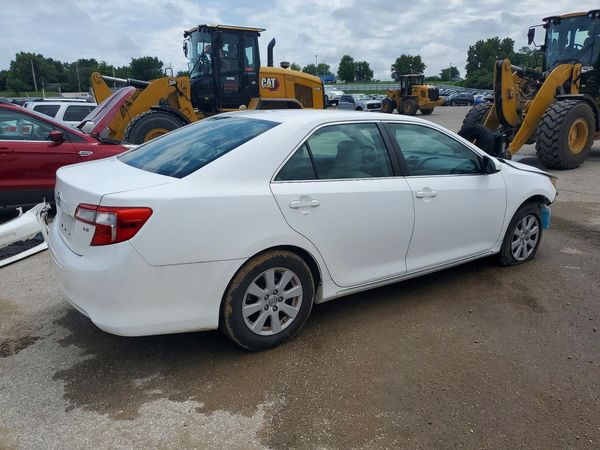 2014 TOYOTA CAMRY