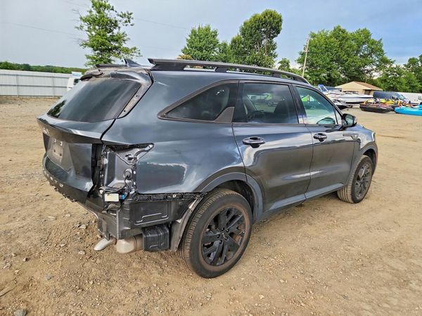2022 KIA SORENTO S