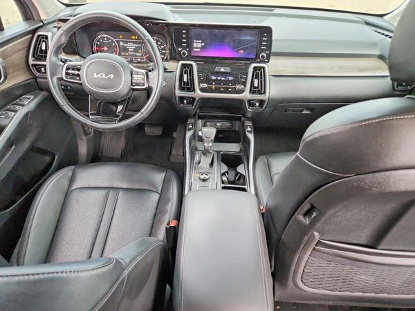 2022 KIA SORENTO S