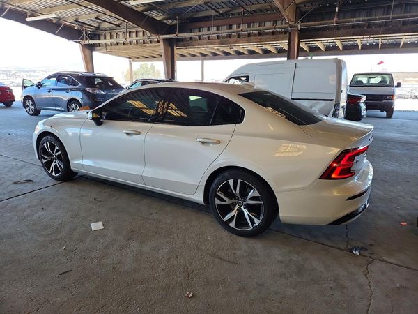 2023 VOLVO S60