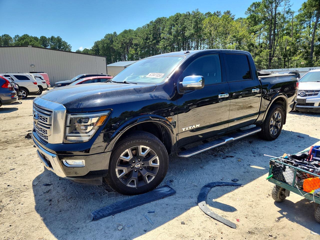 2021 NISSAN TITAN Crew Cab — Front 3/4