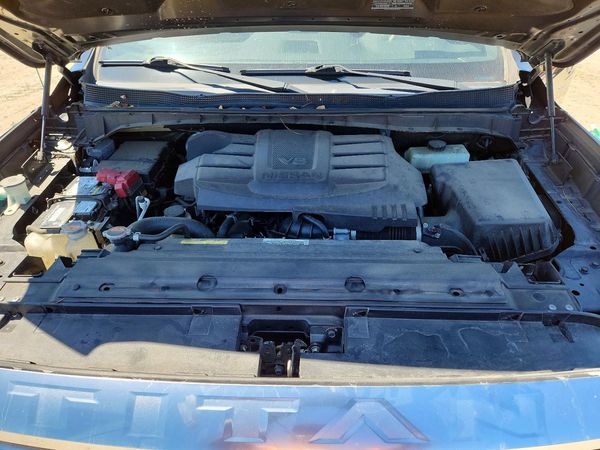 2021 NISSAN TITAN Crew Cab — Engine bay