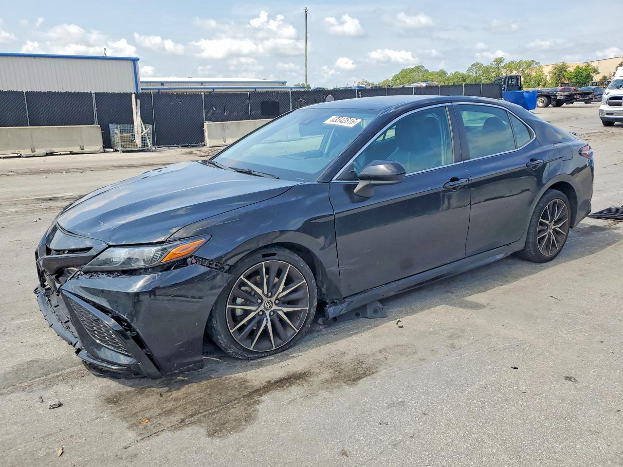 2021 TOYOTA CAMRY SE — Front 3/4
