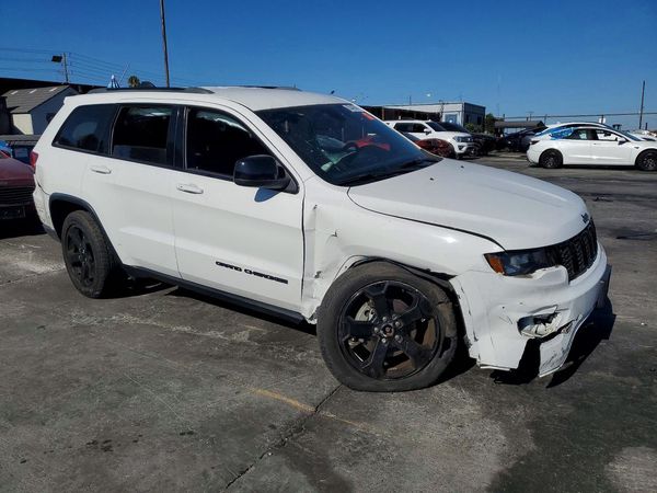 2020 JEEP GRAND CHEROKEE Laredo