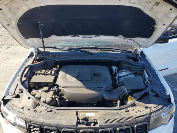 2020 JEEP GRAND CHEROKEE Laredo