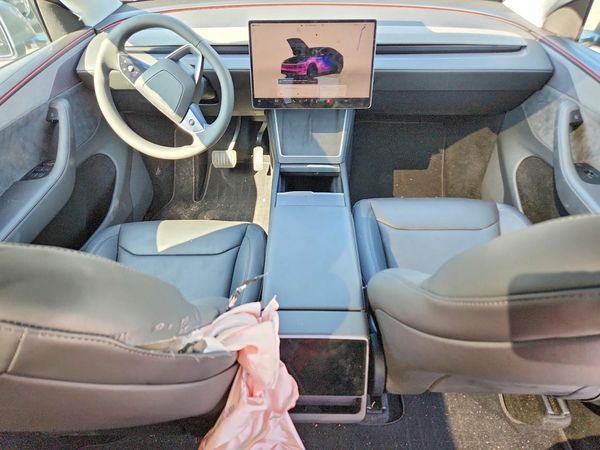 2026 TESLA MODEL Y