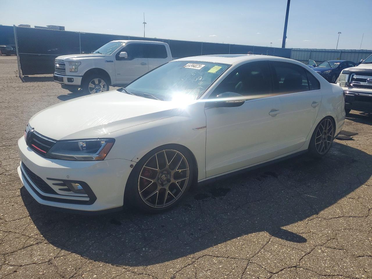 2017 VOLKSWAGEN JETTA GLI — Front 3/4