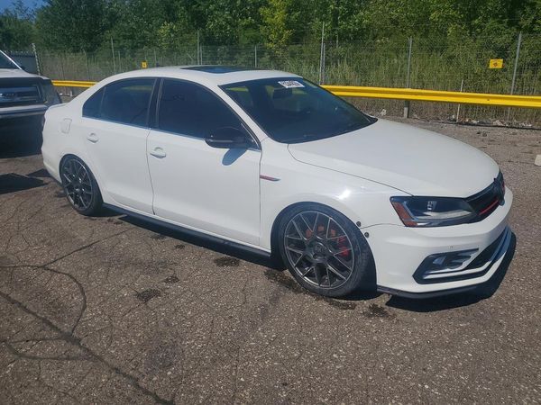 2017 VOLKSWAGEN JETTA GLI — Passenger 3/4