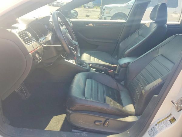 2017 VOLKSWAGEN JETTA GLI — DENT
