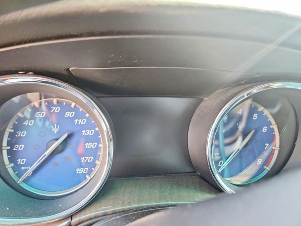2014 MASERATI QUATTROPORTE Essence