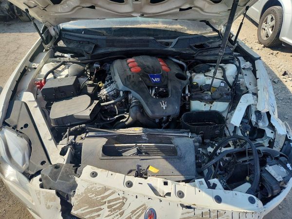 2014 MASERATI QUATTROPORTE Essence