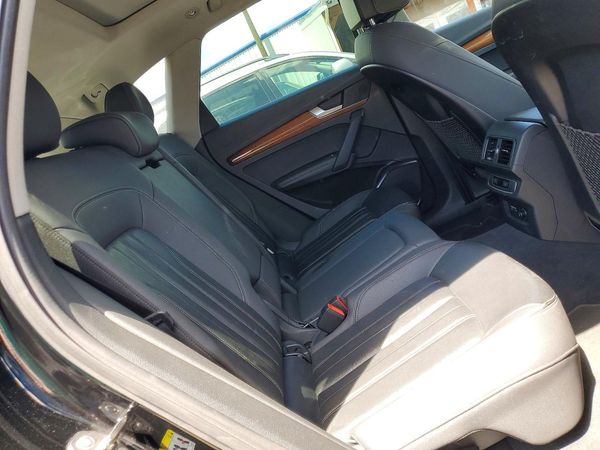2021 AUDI Q5 quattro Premium Plus