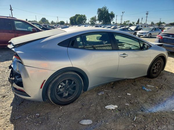 2024 TOYOTA PRIUS