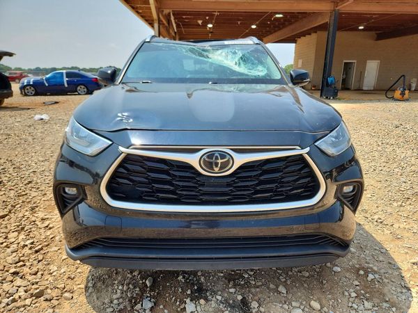 2020 TOYOTA HIGHLANDER XLE Nav