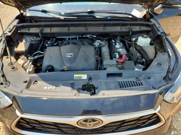 2020 TOYOTA HIGHLANDER XLE Nav