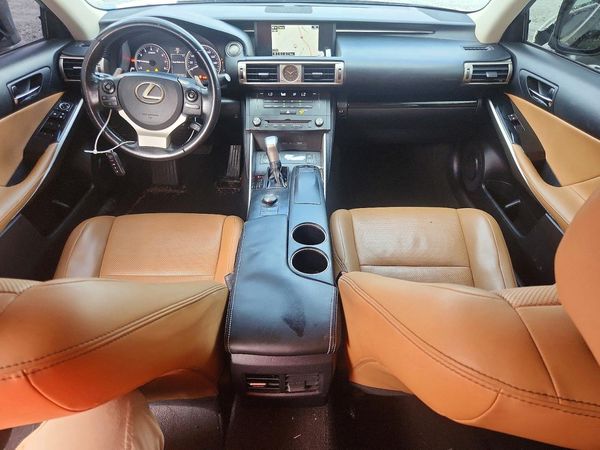 2016 LEXUS IS 200t
