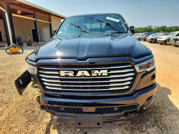 2026 RAM 1500 LARAMIE CREW CAB 4X4