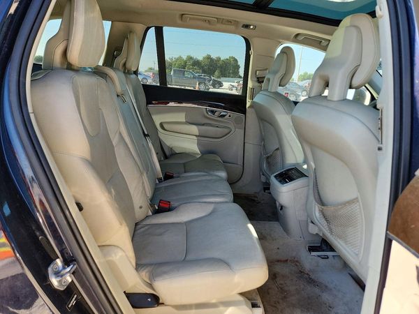 2016 VOLVO XC90 SV42 Momentum