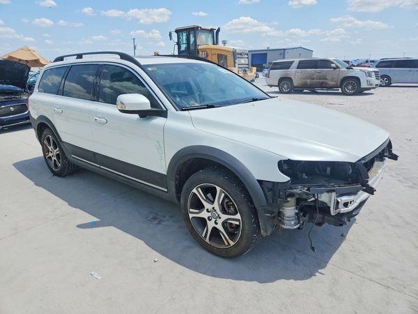 2015 VOLVO XC70 Premier (non R design)