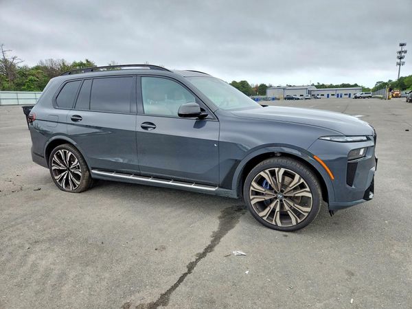 2024 BMW X7