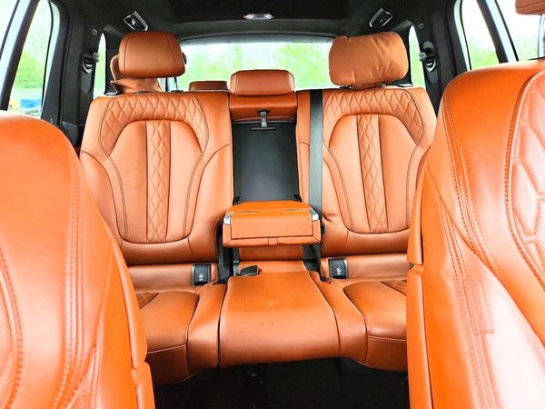2024 BMW X7
