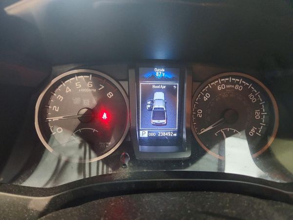 2016 TOYOTA TACOMA