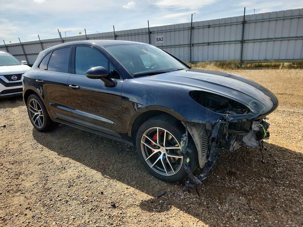 2025 PORSCHE MACAN