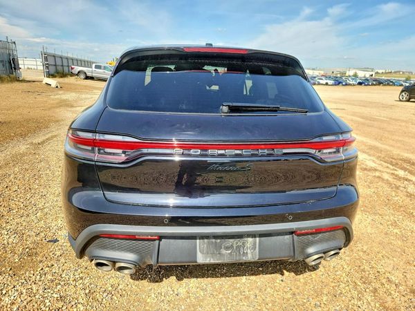2025 PORSCHE MACAN