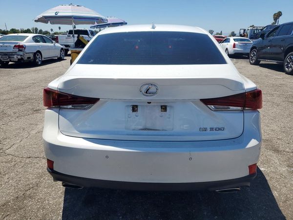 2018 LEXUS IS 300